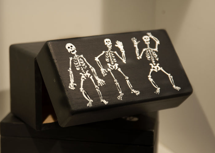 3 Skeletons box