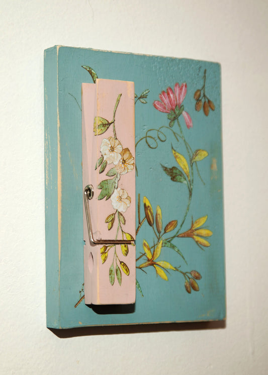 Wall hanging with Large clip