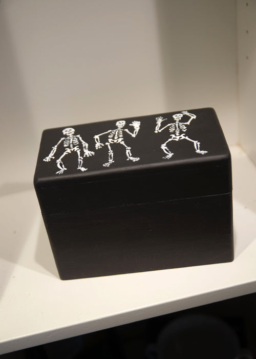 3 Skeletons box