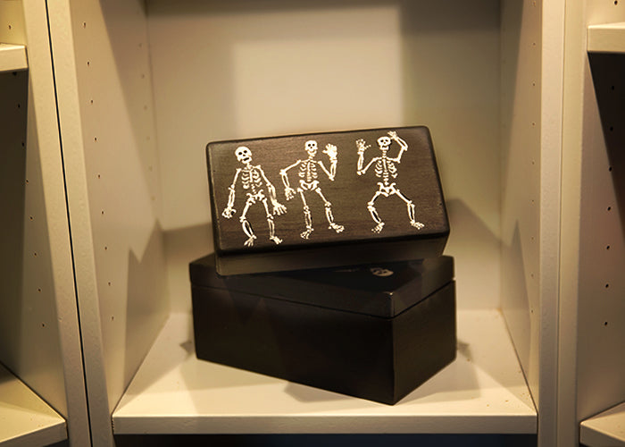 3 Skeletons box